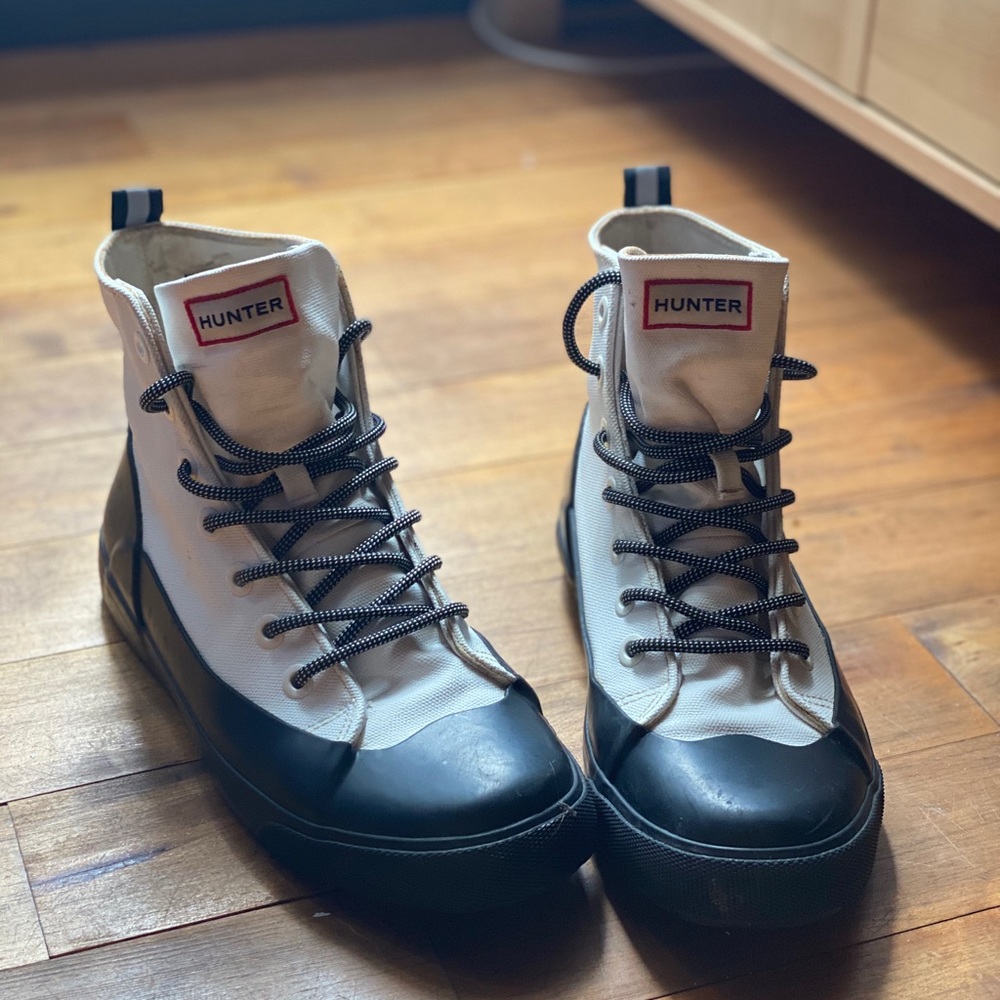 Hunter High Top Rain Boots (M 8.5/W 10.5)